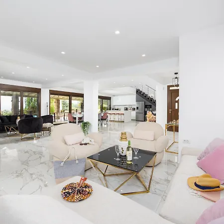 Wild Willow فيلة Potamós